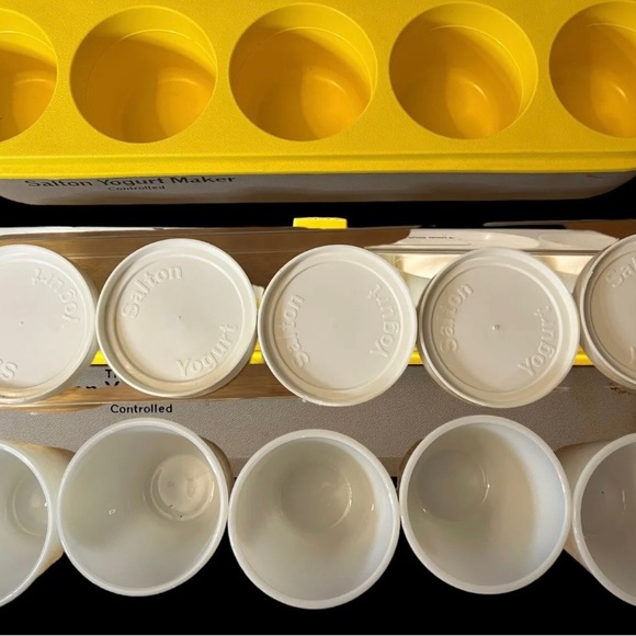 Thermostat Controlled Salton Yogurt Maker - Picture 2 of 4